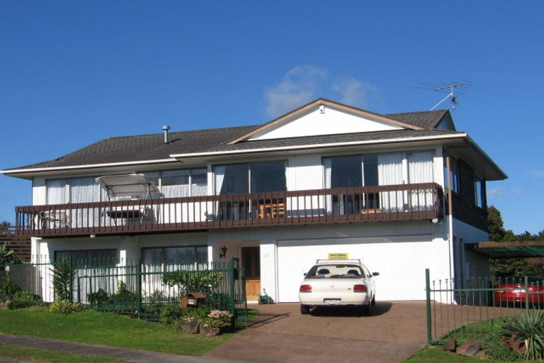 Photo of property in 127 Redoubt Road, Goodwood Heights, Auckland, 2105