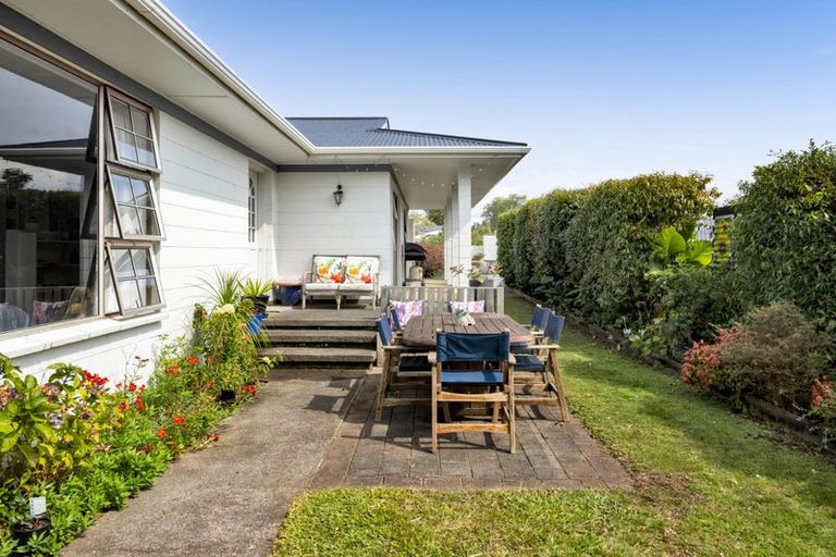Photo of property in 15 Kauri Street, Inglewood, 4330