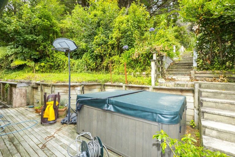 Photo of property in 76 Elmslie Road, Pinehaven, Upper Hutt, 5019