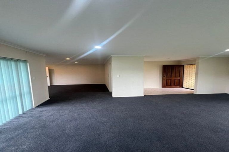 Photo of property in 3 Nephin Place, East Tamaki Heights, Auckland, 2016