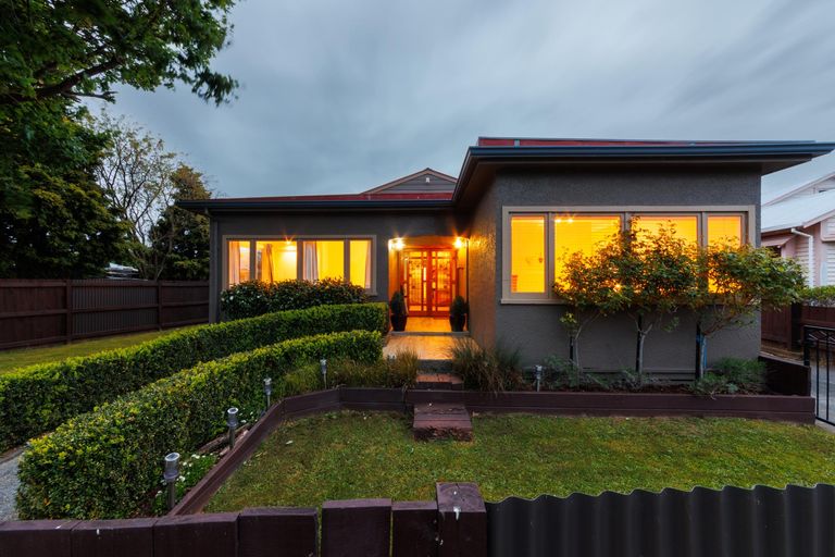Photo of property in 9 Rosalie Terrace, Kelvin Grove, Palmerston North, 4414