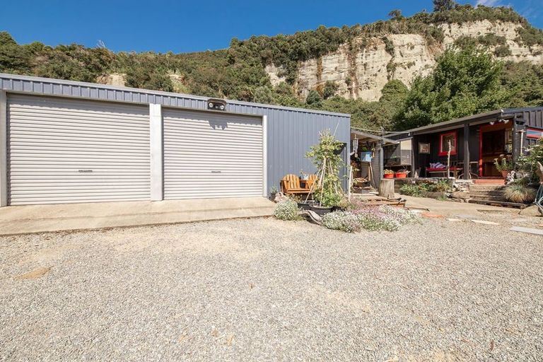 Photo of property in 28 Nikau Heights, Little Wanganui, Karamea, 7893