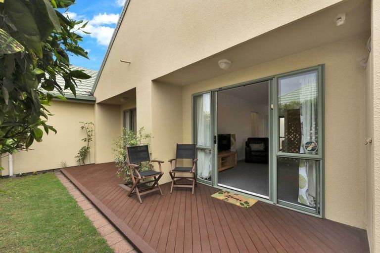 Photo of property in 9/90 Hawke Street, New Brighton, Christchurch, 8083