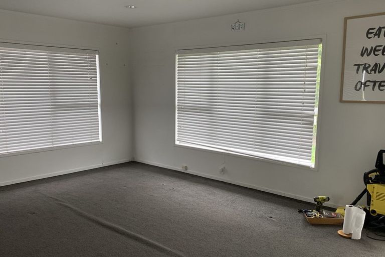 Photo of property in 1/11 Ballater Place, Highland Park, Auckland, 2010