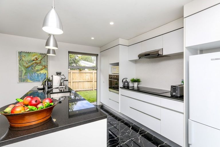 Photo of property in 17a Heta Road, Highlands Park, New Plymouth, 4312