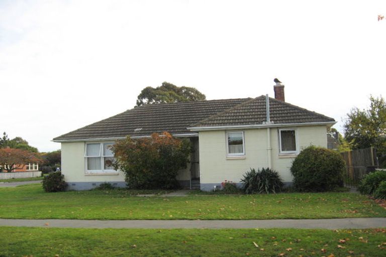 Photo of property in 1 Vicki Street, Sockburn, Christchurch, 8042