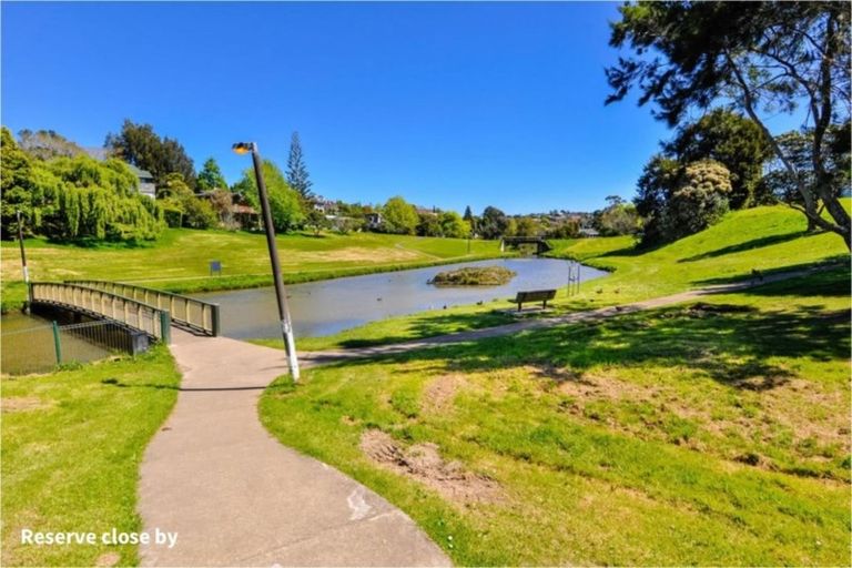 Photo of property in 2/69 Glencoe Road, Browns Bay, Auckland, 0630