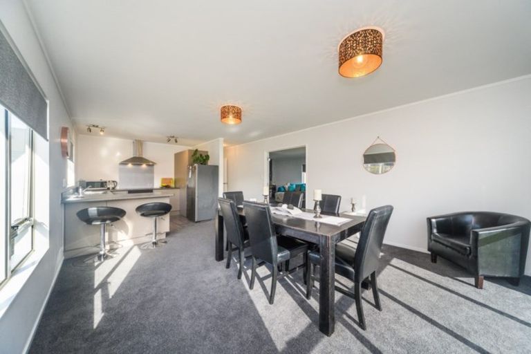 Photo of property in 18 Meridian Grove, Kelvin Grove, Palmerston North, 4414