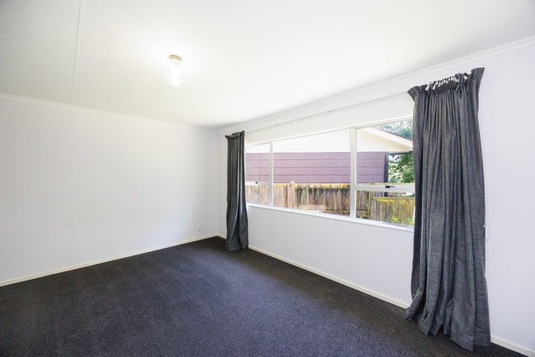 Photo of property in 14 Hillcrest Drive, Kelvin Grove, Palmerston North, 4414