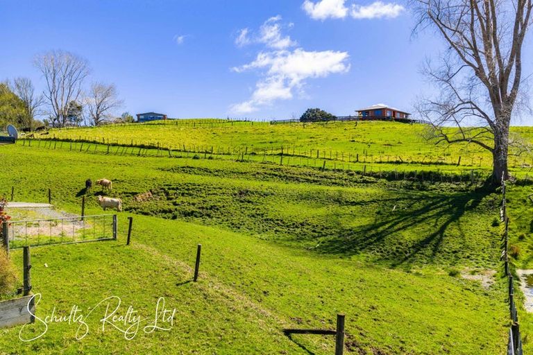 Photo of property in 32 Nikau Lane, Maungaturoto, 0520