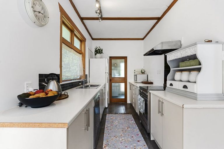 Photo of property in 15a Sycamore Grove, Lower Vogeltown, New Plymouth, 4310