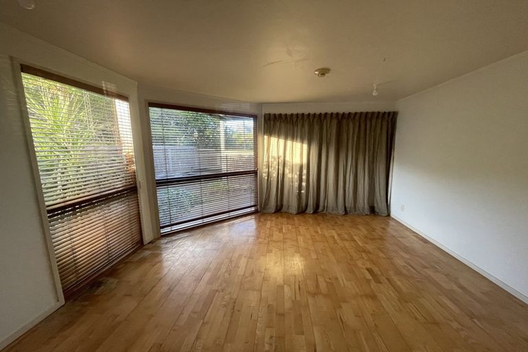 Photo of property in 180 Marine Parade North, Piha, New Lynn, 0772