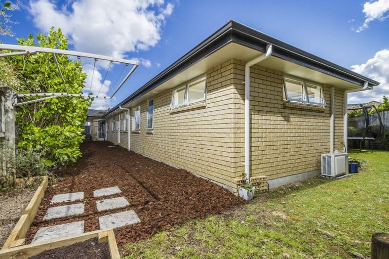 Photo of property in 42 Huntington Park Drive, Greenhithe, Auckland, 0632