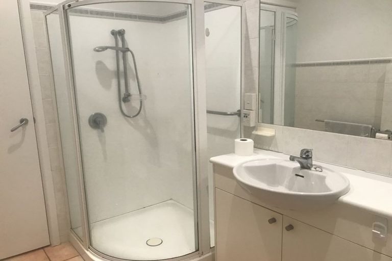 Photo of property in 2/28 Hobson Street, Thorndon, Wellington, 6011