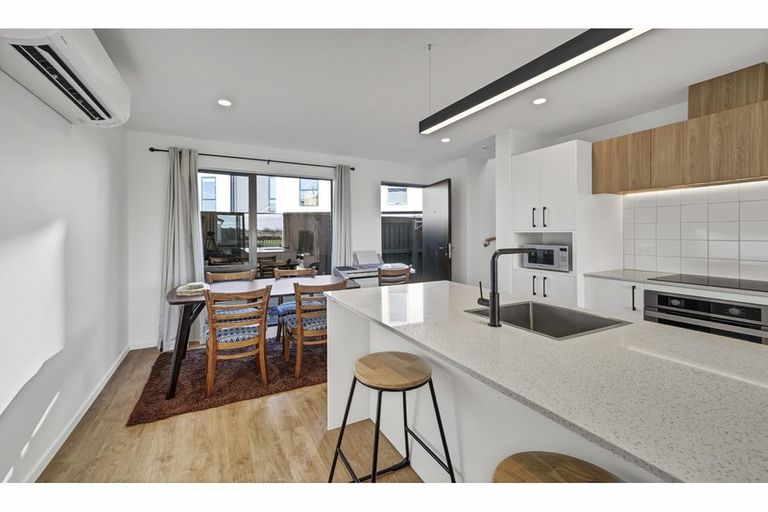 Photo of property in 10 Miromiro Street, Broomfield, Christchurch, 8042