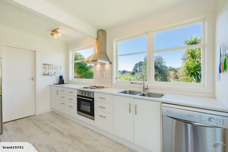 Photo of property in 19 Jeep Road, Raumati South, Paraparaumu, 5032