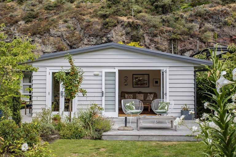 Photo of property in 1/2 Heberden Avenue, Sumner, Christchurch, 8081