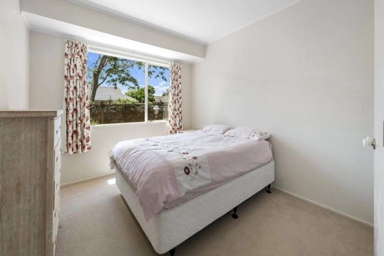 Photo of property in 18 Amberwood Drive, Northpark, Auckland, 2013