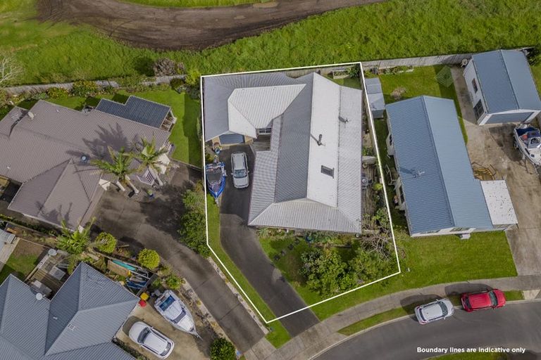Photo of property in 19 Carina Way, Whitianga, 3510