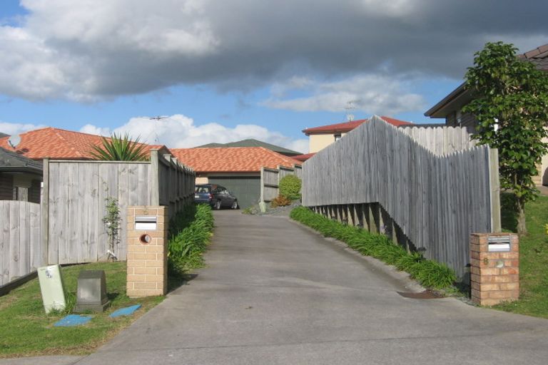 Photo of property in 8 Gortin Close, East Tamaki, Auckland, 2013