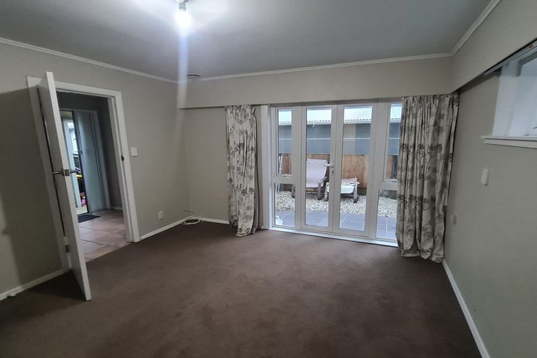 Photo of property in 18 Ranui Terrace, Tawa, Wellington, 5028