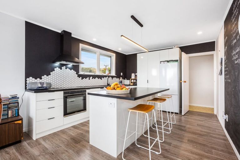 Photo of property in 91 Astrolabe Street, Cannons Creek, Porirua, 5024