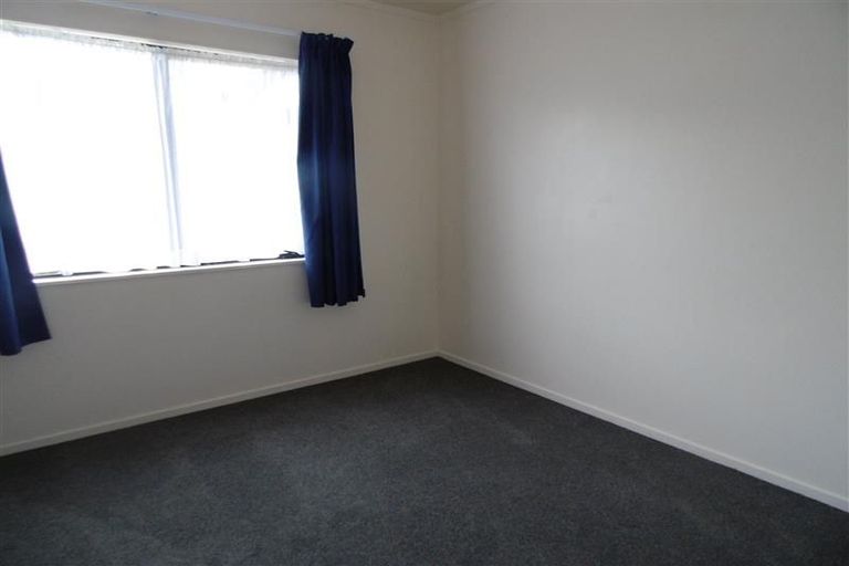 Photo of property in 2/32 Nigel Road, Browns Bay, Auckland, 0630