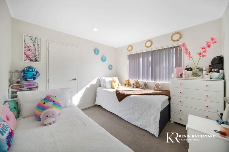 Photo of property in 5 Kereru Rise, Papakura, 2110