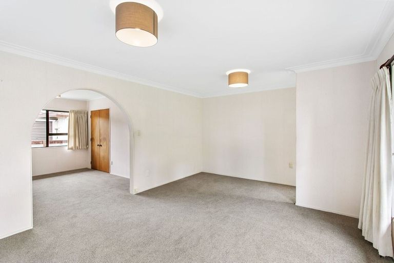 Photo of property in 6 Youngs Road, Papakura, 2110