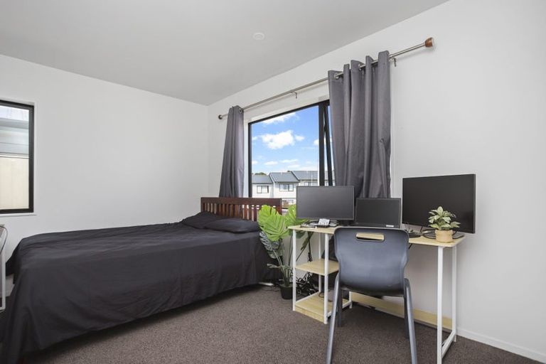 Photo of property in 38 Matawhanga Drive, Wattle Downs, Auckland, 2103