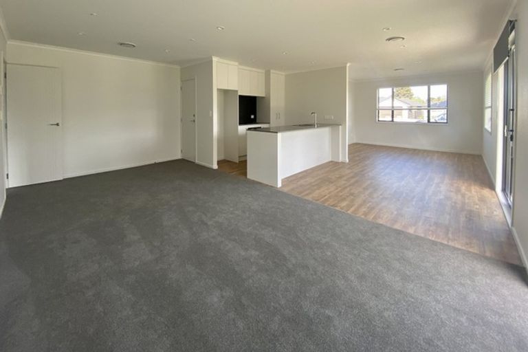 Photo of property in 16 Austin Reid Avenue, Carterton, 5713
