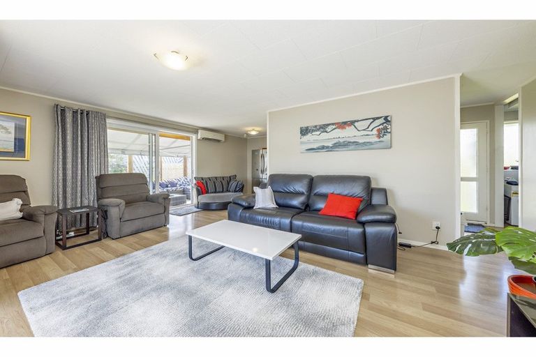 Photo of property in 1/23 Sikkim Crescent, Clover Park, Auckland, 2019