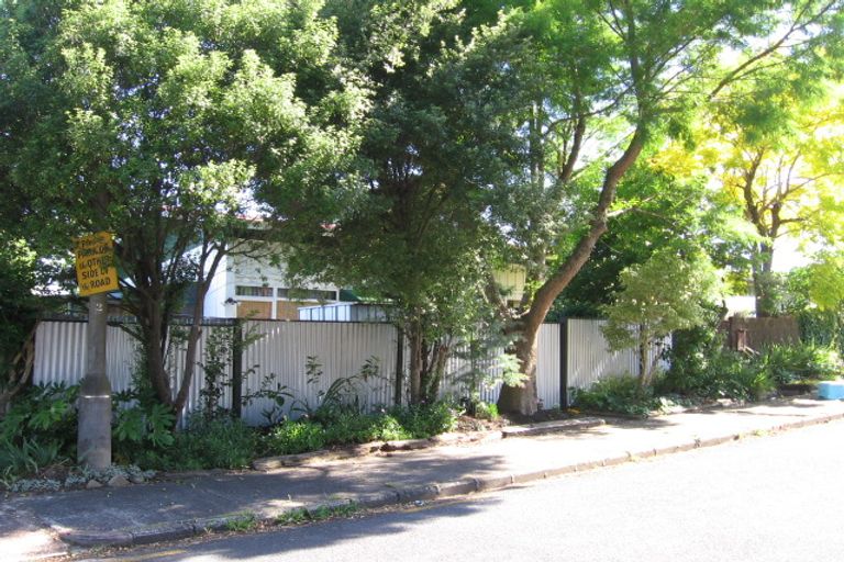 Photo of property in 2/1 Saratoga Avenue, Herne Bay, Auckland, 1011