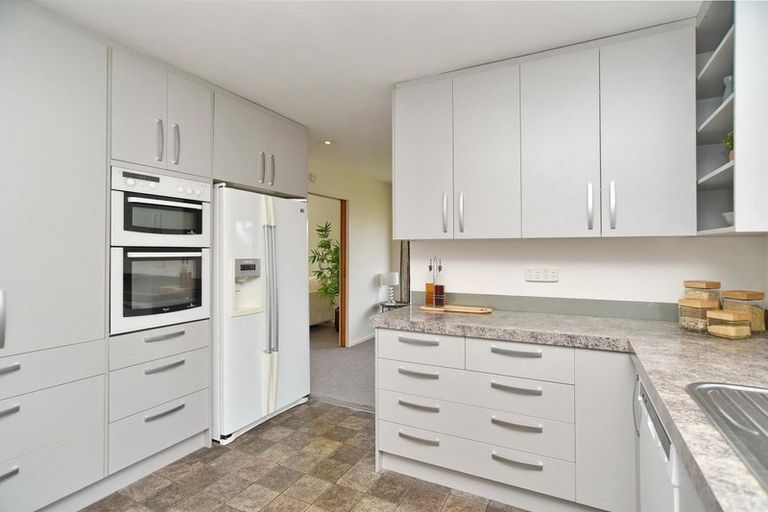 Photo of property in 7 Creese Place, Redwood, Christchurch, 8051