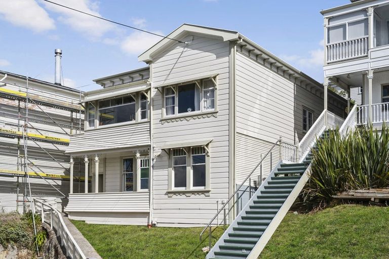 Photo of property in 13 Dorking Road, Brooklyn, Wellington, 6021