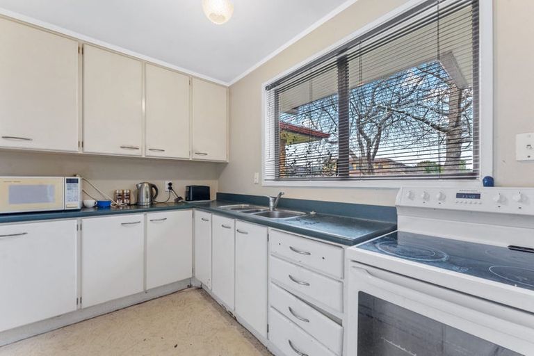 Photo of property in 9 Walter Strevens Drive, Conifer Grove, Takanini, 2112