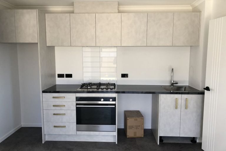 Photo of property in 2 Opaoa Way, Aotea, Porirua, 5024