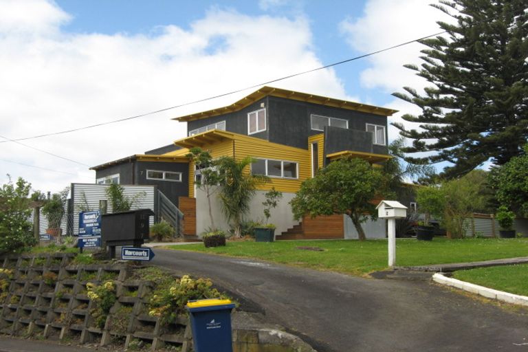 Photo of property in 7 The Terrace, Herald Island, Auckland, 0618