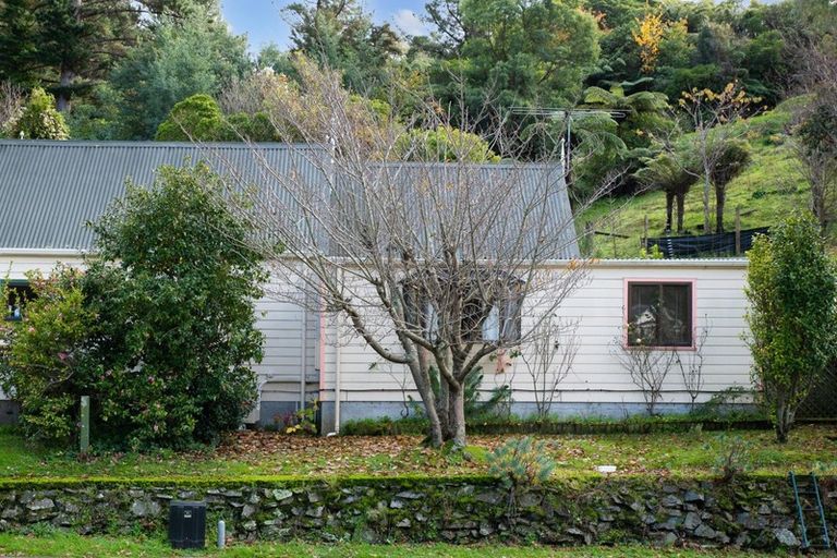 Photo of property in 43a Wairau Road, Picton, 7220