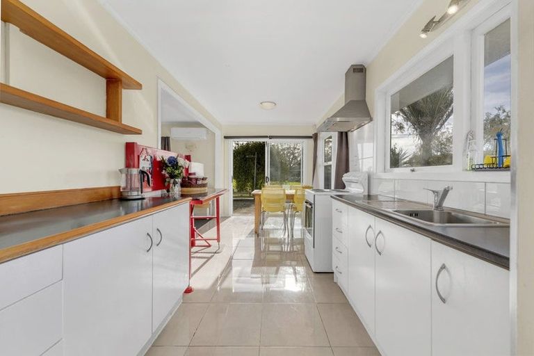 Photo of property in 26 Tiraumea Drive, Pakuranga, Auckland, 2010