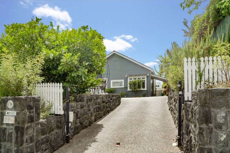 Photo of property in 147 Queen Street, Northcote Point, Auckland, 0627