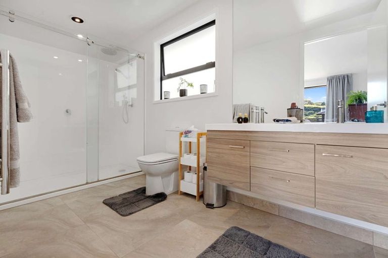 Photo of property in 30 Hayward Place, Ohauiti, Tauranga, 3112