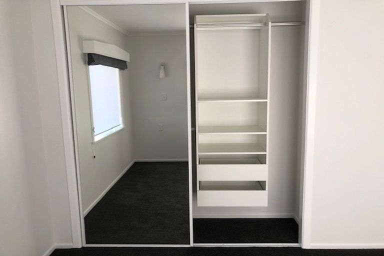 Photo of property in 82 Exmouth Road, Northcote, Auckland, 0627