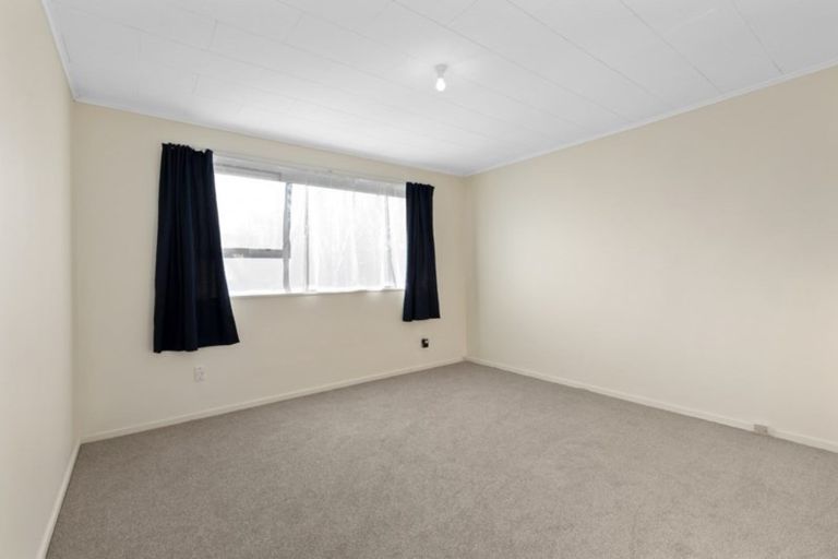 Photo of property in 1b Lord Street, Stokes Valley, Lower Hutt, 5019