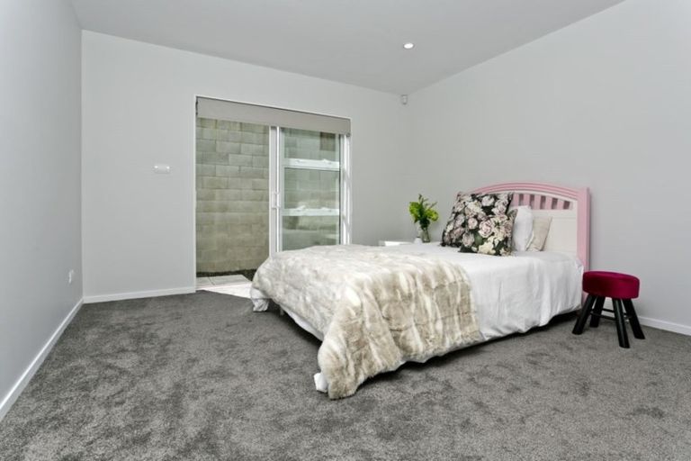 Photo of property in 29a Normanton Street, Glenfield, Auckland, 0629