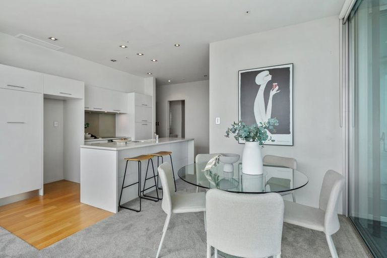 Photo of property in Sentinel Apartments, 504/3 Northcroft Street, Takapuna, Auckland, 0622