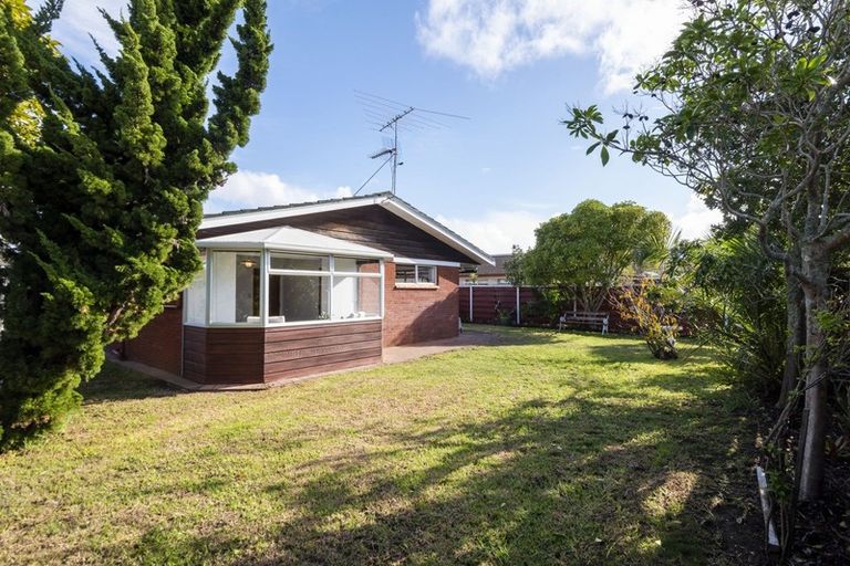 Photo of property in 2/3 Jern Place, Eastern Beach, Auckland, 2012