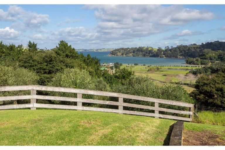 Photo of property in 923 Takatu Road, Tawharanui Peninsula, Warkworth, 0986