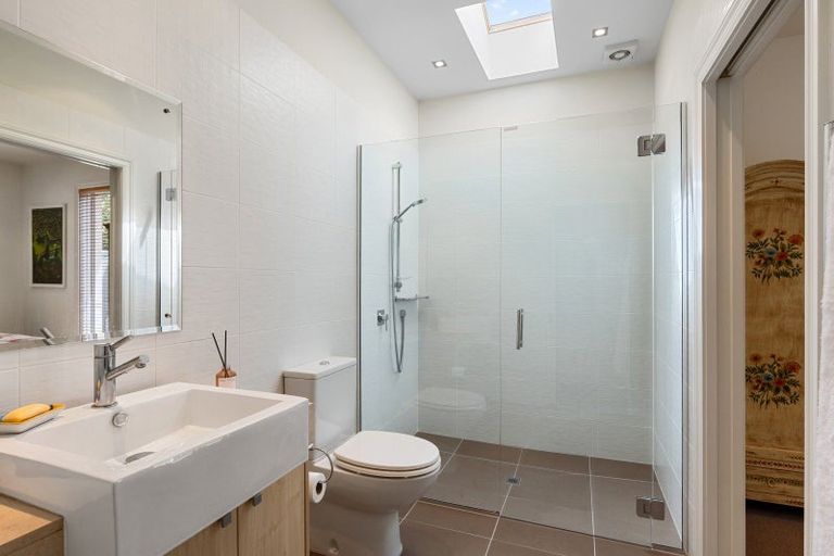 Photo of property in 101 Aikmans Road, Merivale, Christchurch, 8014