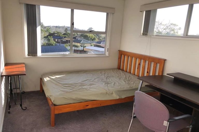 Photo of property in 21 Castleford Street, Green Bay, Auckland, 0604